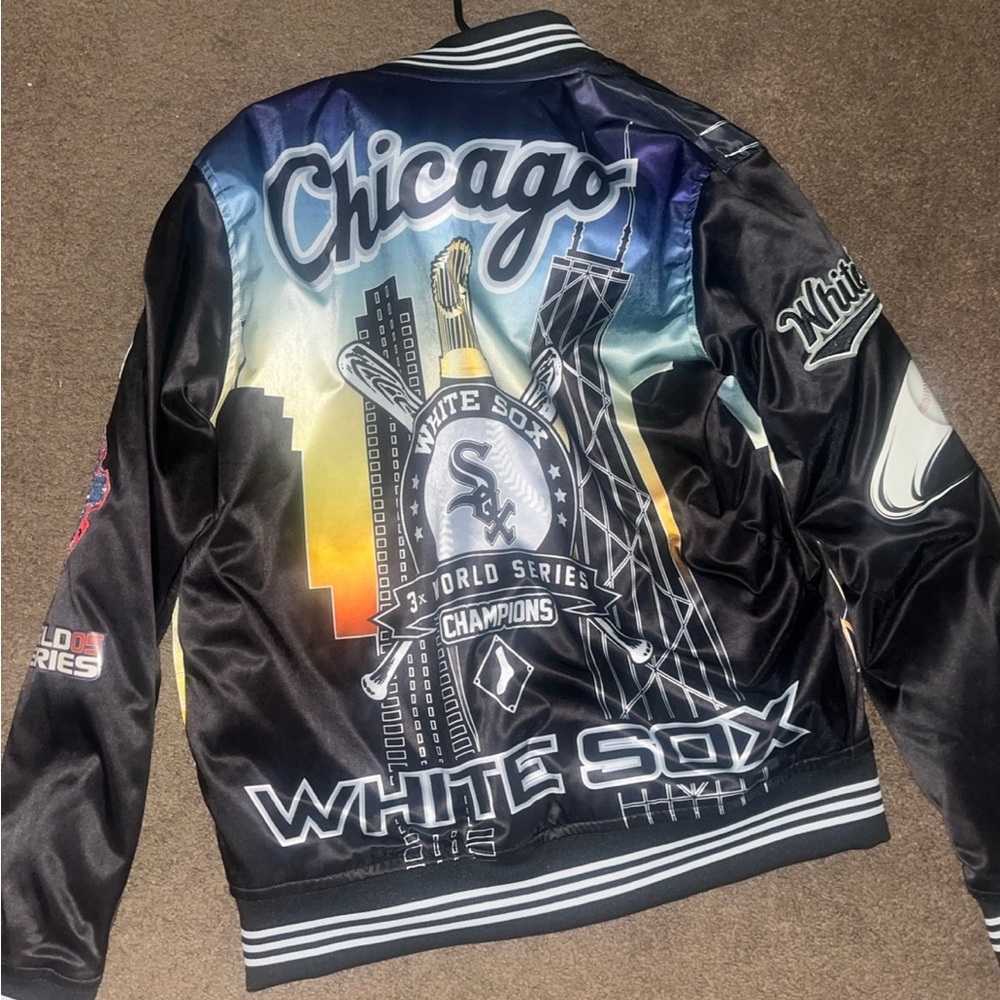 White socks jacket - Picture 2 of 4